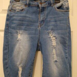 American Mazi Distressed Denim Shorts(L) NWOT